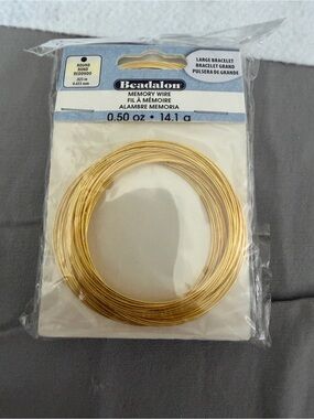 NWT Set Of 6 Beadalon Gold-Tone Memory Wire Bracelet Coil. Jewelry making